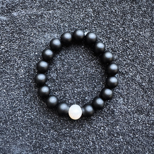 Black Onyx & Freshwater Pearl Bracelet