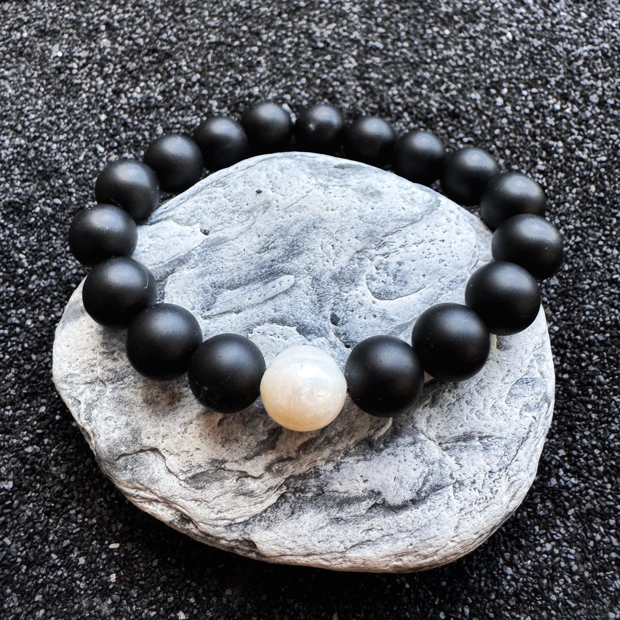 Black Onyx & Freshwater Pearl Bracelet