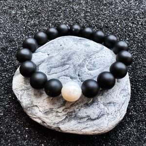 Black Onyx & Freshwater Pearl Bracelet