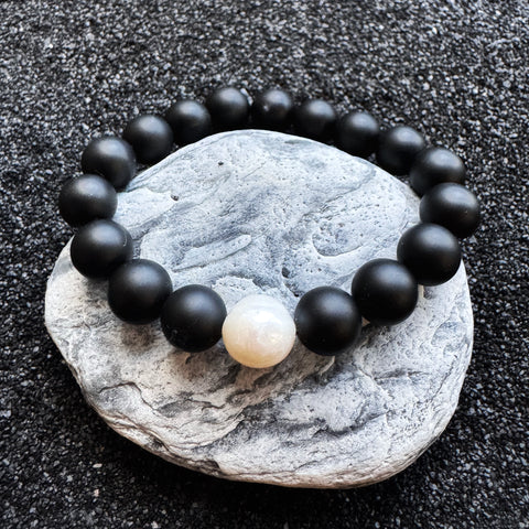 Black Onyx & Freshwater Pearl Bracelet